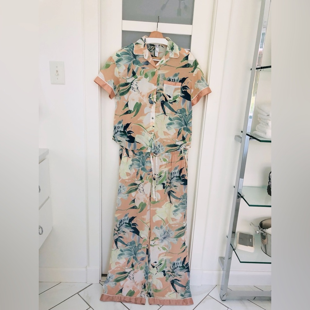 stars above pajama set.  Mixed sizing. Top is a medium bottoms are large.
